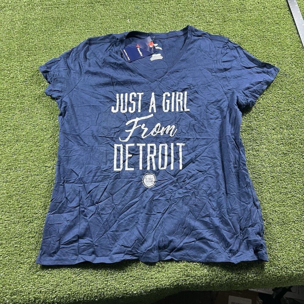 Fanatics Detroit Pistons I’m Just A Girl From Detroit Women 2XL NWT